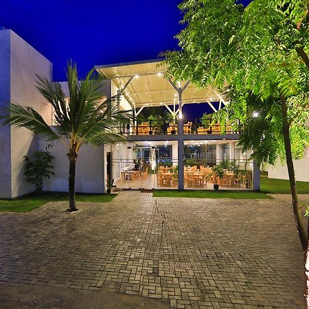 Arugambay Roccos Hotel Baía de Arugam Exterior foto