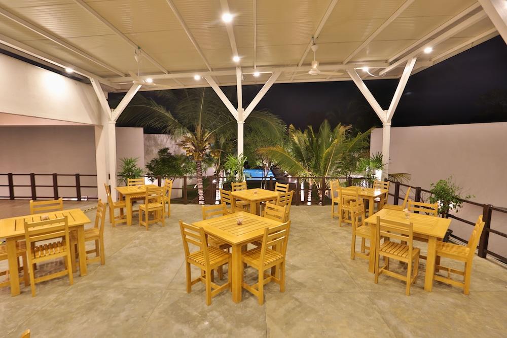 Arugambay Roccos Hotel Baía de Arugam Exterior foto