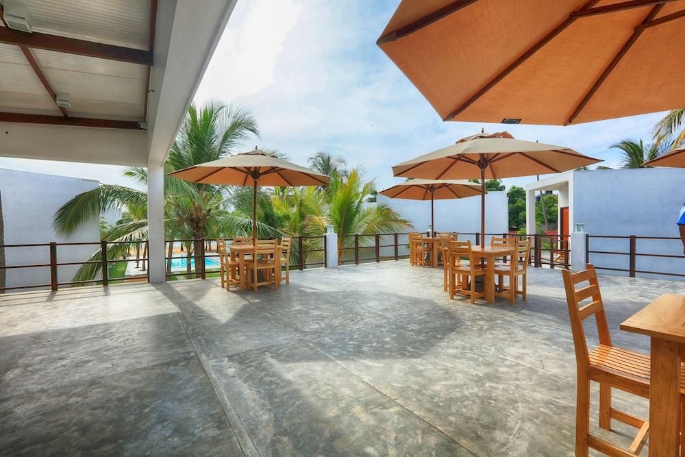 Arugambay Roccos Hotel Baía de Arugam Exterior foto